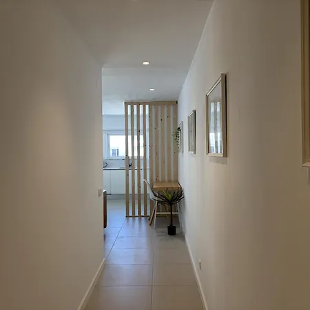 Town 2-bedroom Classy Appartamento