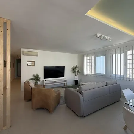 Town 2-bedroom Classy Apartment